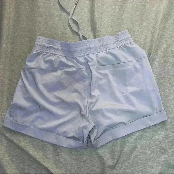 Lululemon Spring Breakaway Shorts - Picture 2 of 2